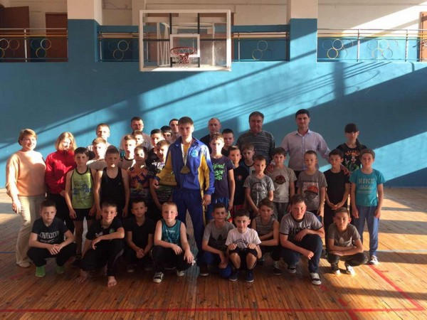 Кикбоксер из Курахово завоевал «золото» на Кубке мира