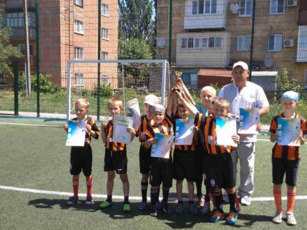 В Курахово прошел открытый чемпионат по мини-футболу
