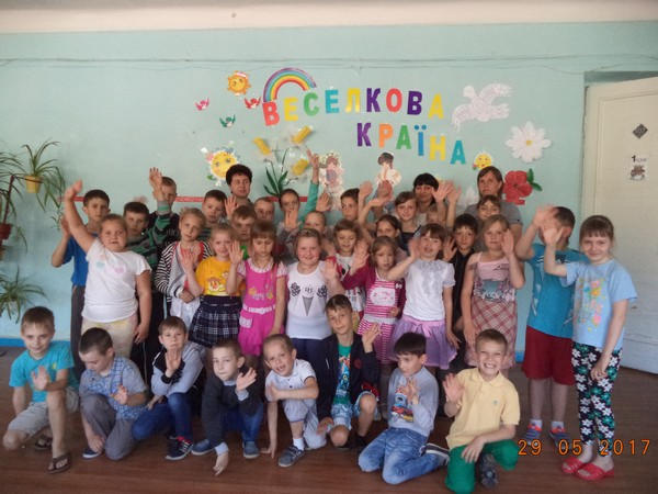 В Марьинском районе открылись детские пришкольные лагеря