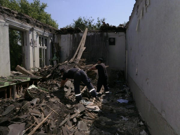 Как идут восстановительные работы в разрушенной войной Красногоровке