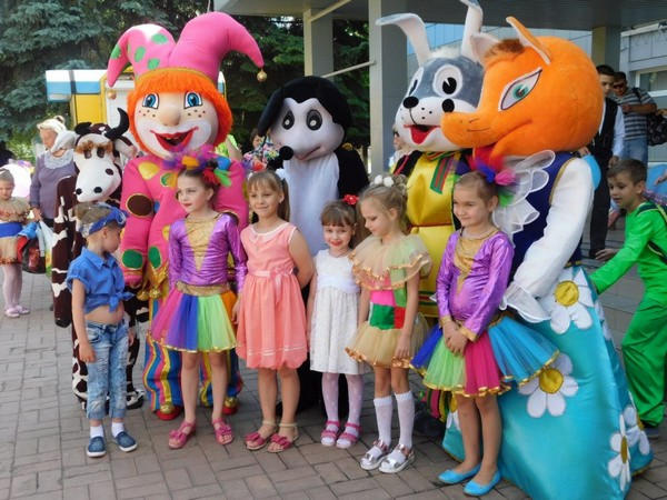 В Курахово ярко отпраздновали День защиты детей