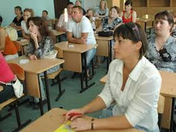 Безработных Марьинского района трудоустраивают в общеобразовательные учебные заведения
