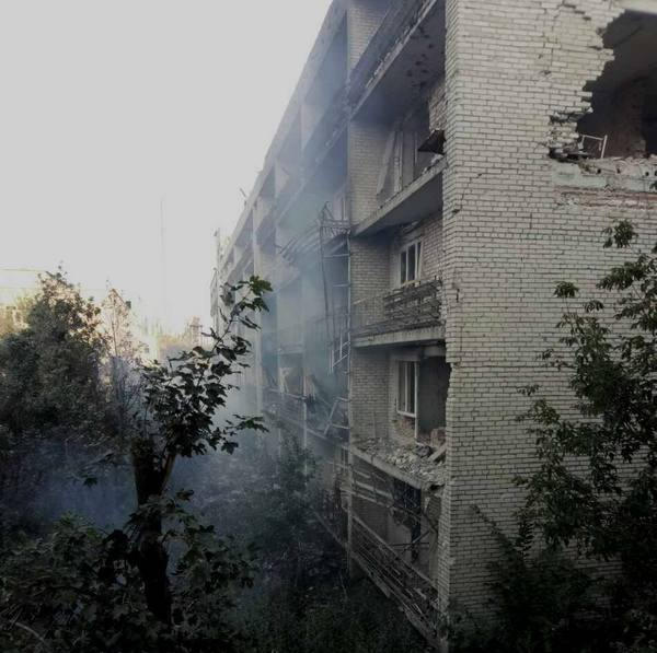 Боевики подожгли госпиталь в Марьинке: горение сопровождалось взрывами