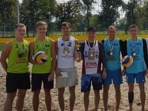 Спортсмены из Угледара заняли второе место на Кубке по пляжному волейболу