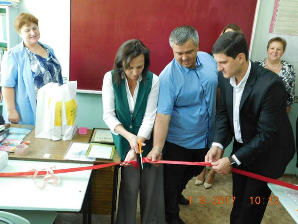 На гранты ДТЭК в Кураховской школе открыли новый швейный класс