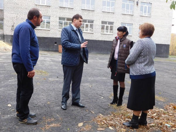 Ученики прифронтовой Марьинской школы теперь будут учиться в теплых классах