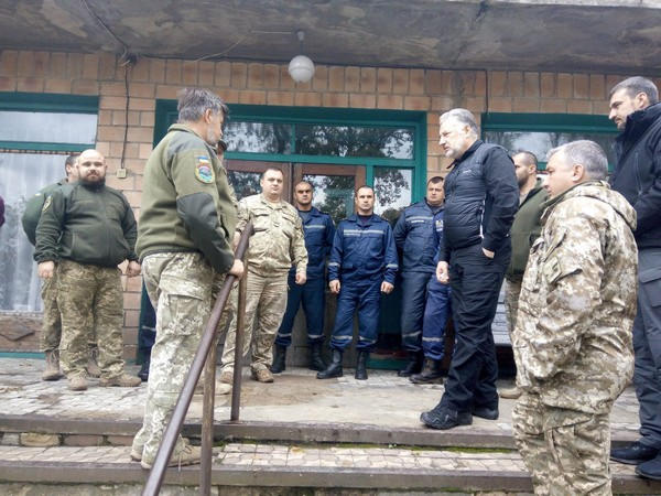 Жебривский посетил Марьинку, чтобы поздравить воинов с Днем защитника Украины