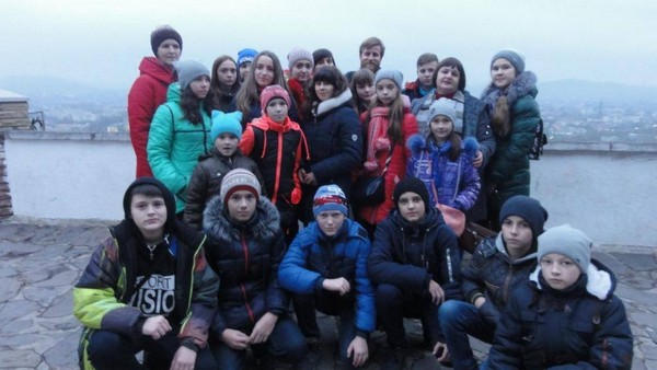 Марьинские юннаты продолжают путешествовать по живописным уголкам Украины
