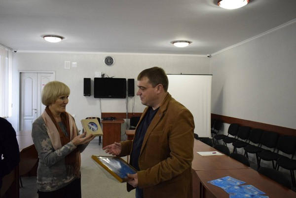 Мэр Угледара поздравил творческий коллектив «Грация» с победой на Всеукраинском фестивале