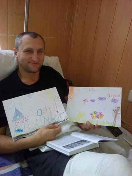 Дети из Марьинского района способствуют скорейшему выздоровлению раненых украинских военных