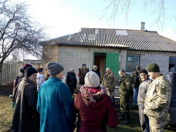 В каких условиях выживают жители прифронтового села в Марьинском районе