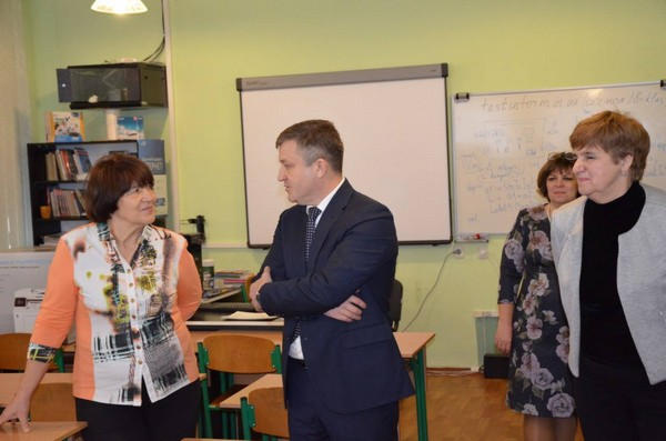 В Кураховской гимназии «Престиж» появился новый компьютерный класс