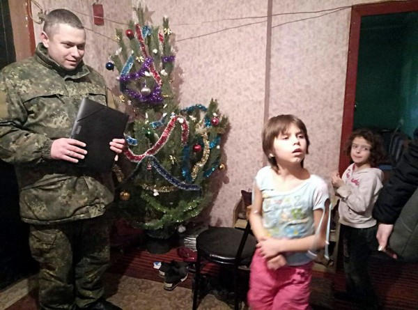 Полицейские прошлись по проблемным семьям в Курахово, Марьинке и Красногоровке