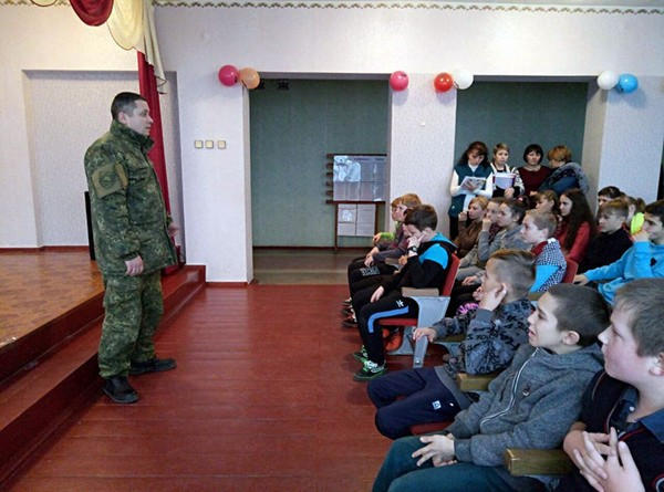Школьникам Марьинского района рассказали, как вести себя во время зимних каникул