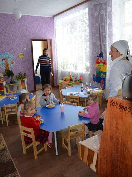 Детские сады Красногоровки и Марьинки получили ценные подарки
