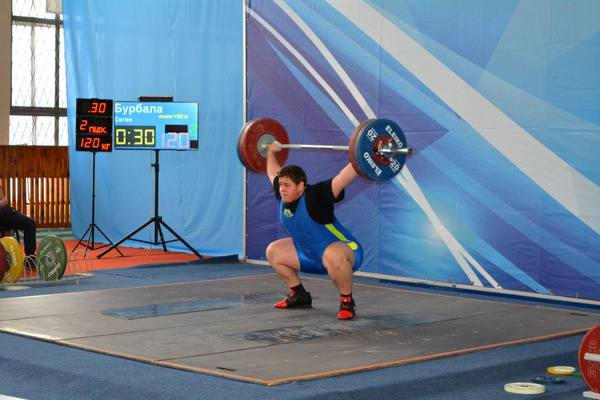 16-летний тяжелоатлет из Угледара завоевал победу на чемпионате Украины