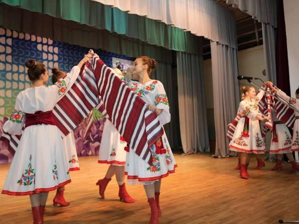 В Курахово поздравили лучших доярок Марьинского района