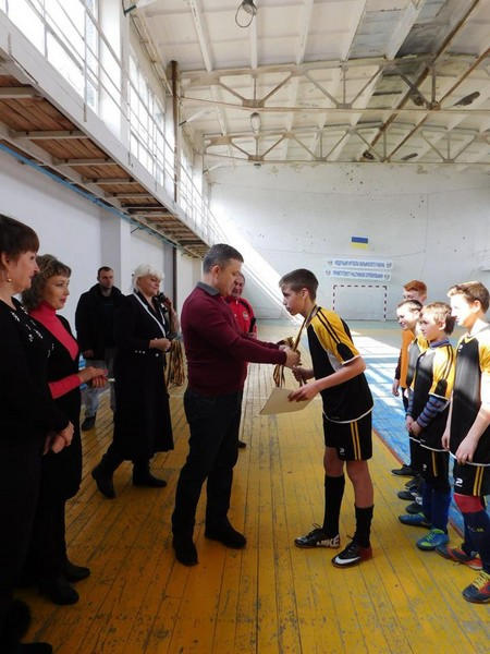 Сборная команда Марьинской ДЮСШ выиграла областной турнир по футзалу в Марьинке