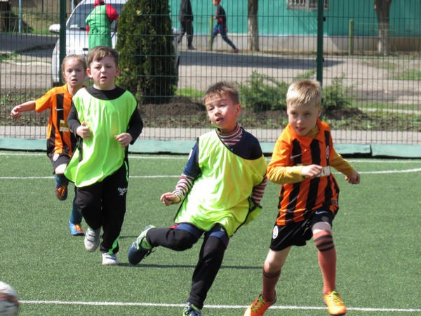 Маленькие футболисты из Угледара выиграли открытый турнир по мини-футболу в Курахово