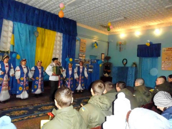 В Марьинском районе бойцов Нацгвардии поздравили с профессиональным праздником