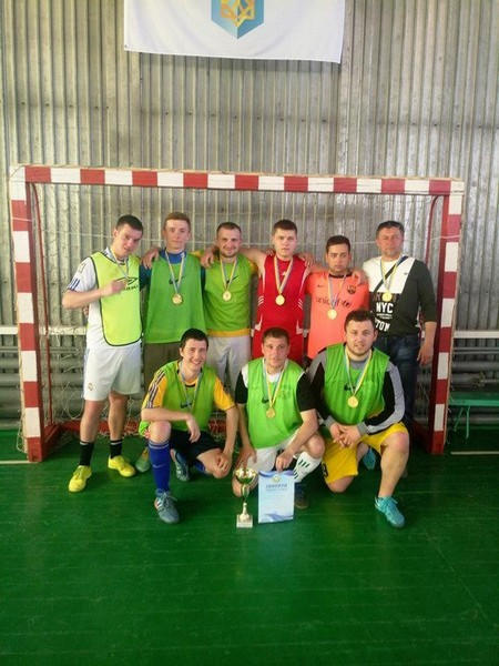 Футболисты из Марьинского района стали чемпионами Донецкой области среди сельских команд