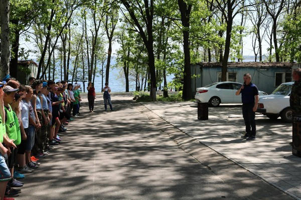 На берегу Кураховского водохранилища стартовал третий районный туристический слет