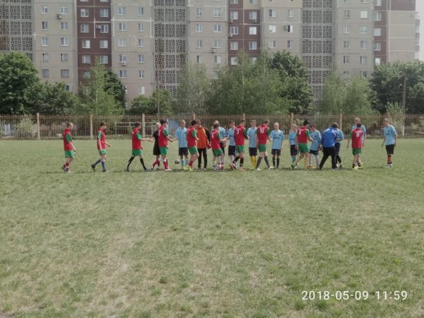 Угледарские футболисты померялись силой с командой из Авдеевки
