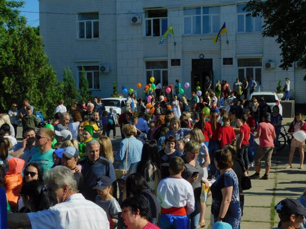 В Курахово необычно и весело отпраздновали День защиты детей