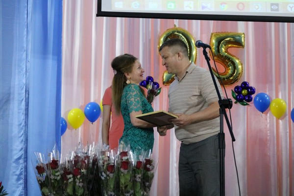 Марьинская районная больница в Красногоровке торжественно отметила свое 95-летие