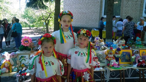 В прифронтовой Марьинке отпраздновали День защиты детей