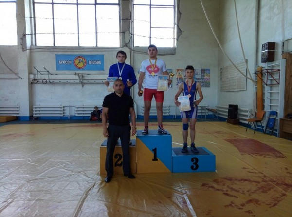 Борцы из Угледара завоевали три «серебра» на Всеукраинском турнире по греко-римской борьбе