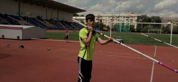 Спортсмен из Угледара стал серебряным призером чемпионата Украины по легкой атлетике