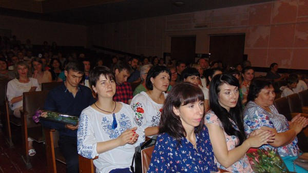 Госслужащих Марьинского района торжественно поздравили с профессиональным праздником
