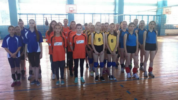 Спортсменки из Курахово выиграли домашний турнир по волейболу