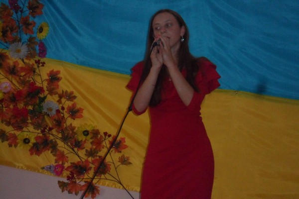 Как в Марьинском районе отпраздновали День Конституции Украины
