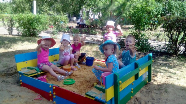 Детский сад в Угледаре получил новые современные песочницы