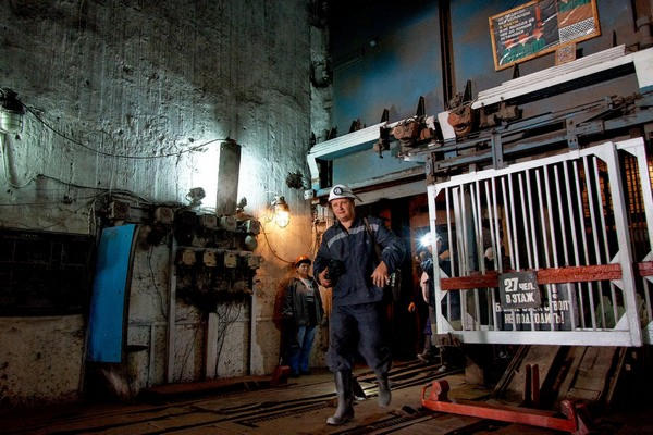 На шахте в Угледаре ввели в эксплуатацию новую лаву, которая на полтора года обеспечит горняков работой