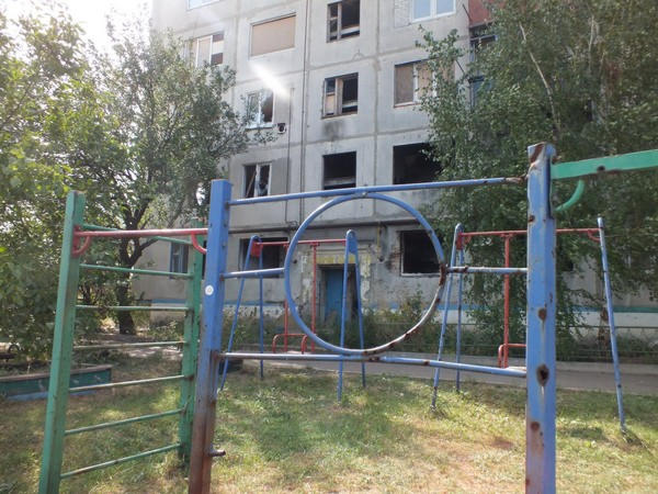 Появились фото сгоревших домов в Красногоровке