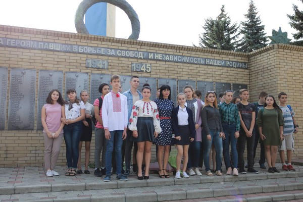 В Марьинском районе прошла автоэстафета, посвященная 75-летию освобождения Донбасса