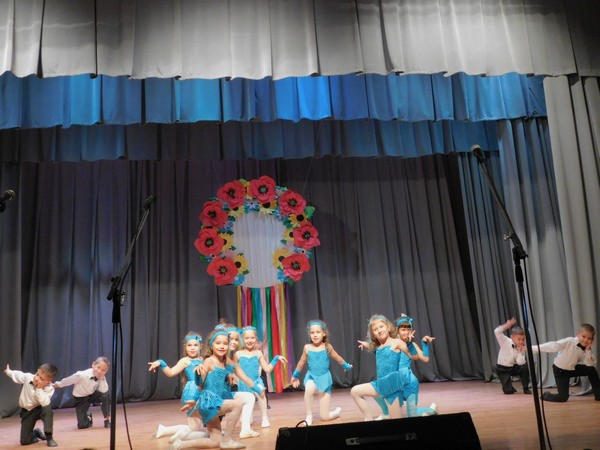 В Курахово работников дошкольных учреждений поздравили с профессиональным праздником