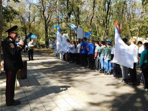 На берегу Кураховского водохранилища соревнуются школьники со всего Марьинского района