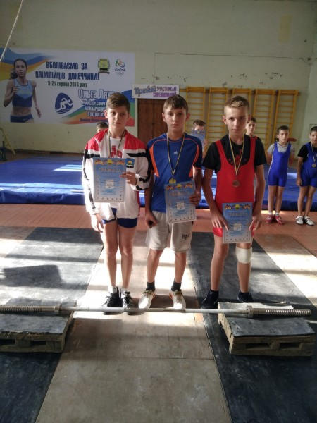 Тяжелоатлеты из Угледара заняли призовые места на чемпионате Донецкой области
