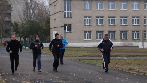 Угледарские полицейские приняли эстафету от коллег и пробежали 5 километров
