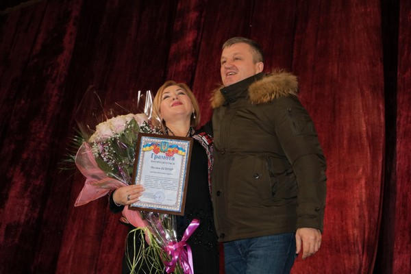 Оксана Билозир устроила яркое выступление в прифронтовой Марьинке