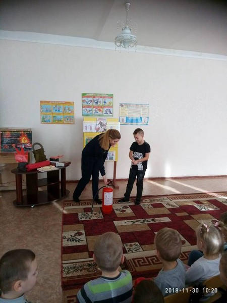 В детском саду Угледара спасатели провели познавательное занятие