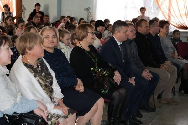 В прифронтовой Марьинке торжественно открыли современный инклюзивный ресурсный центр