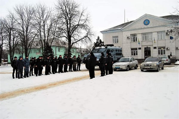 На улицы Курахово вышли усиленные наряды полиции и бойцы батальона «Днепр-1»