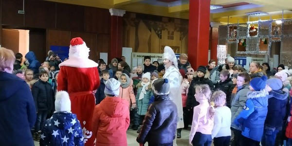 Для детей из Курахово, Марьинки и Красногоровки устроили незабываемый праздник