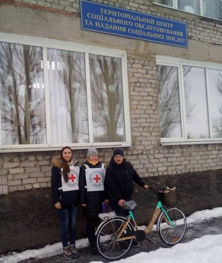 У соцработников Марьинского района появилось двадцать новых велосипедов
