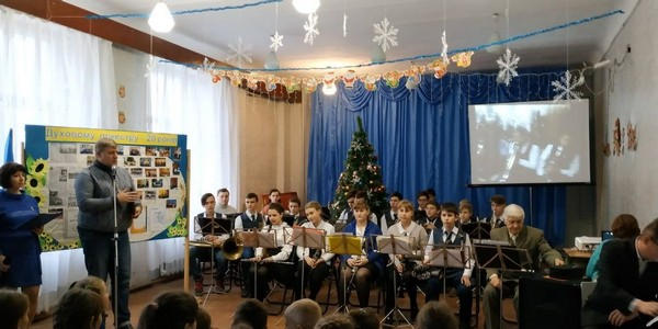 В Марьинском районе народный оркестр отметил свой 20-летний юбилей